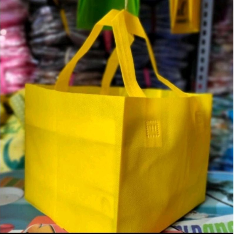 tas spun bond press box 20x20/ goodie bag/tas press 20x20 harga per lusin isi 12 psc