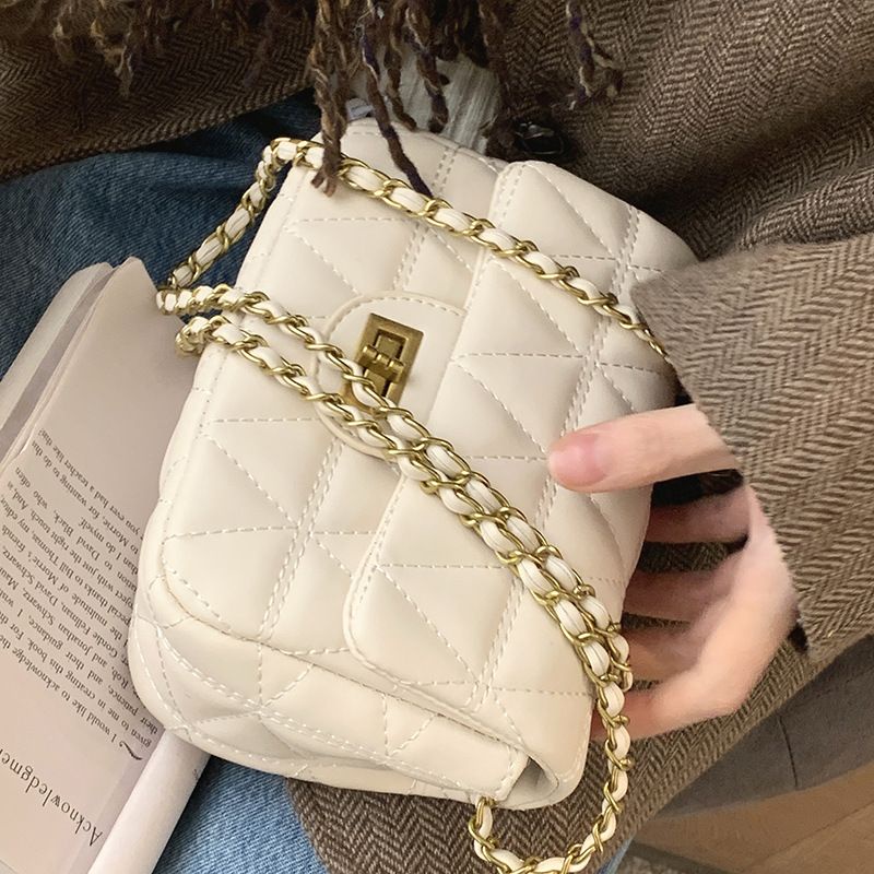 Tas Selempang Kulit Wanita Dompet Hp Cewek Rantai Bag FT66 18 x 12 x 7 cm