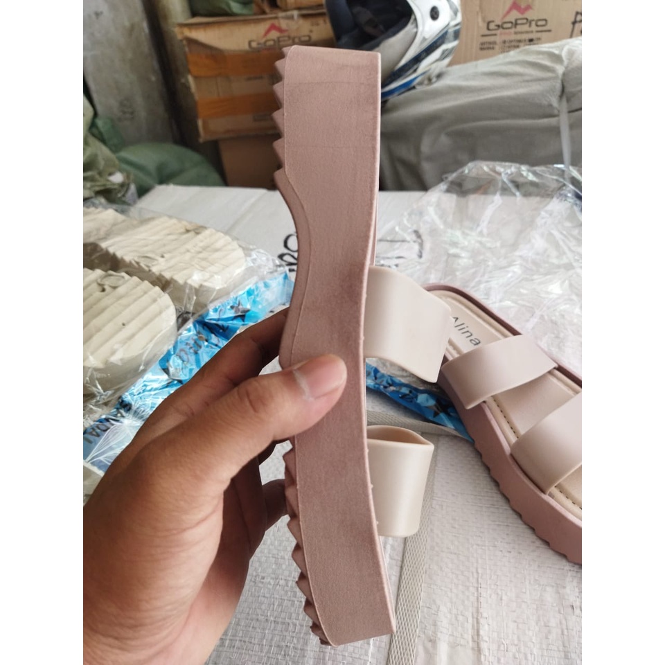 Sandal wedges perempuan ban 2 Kekinian 2023-A4 Terlaris