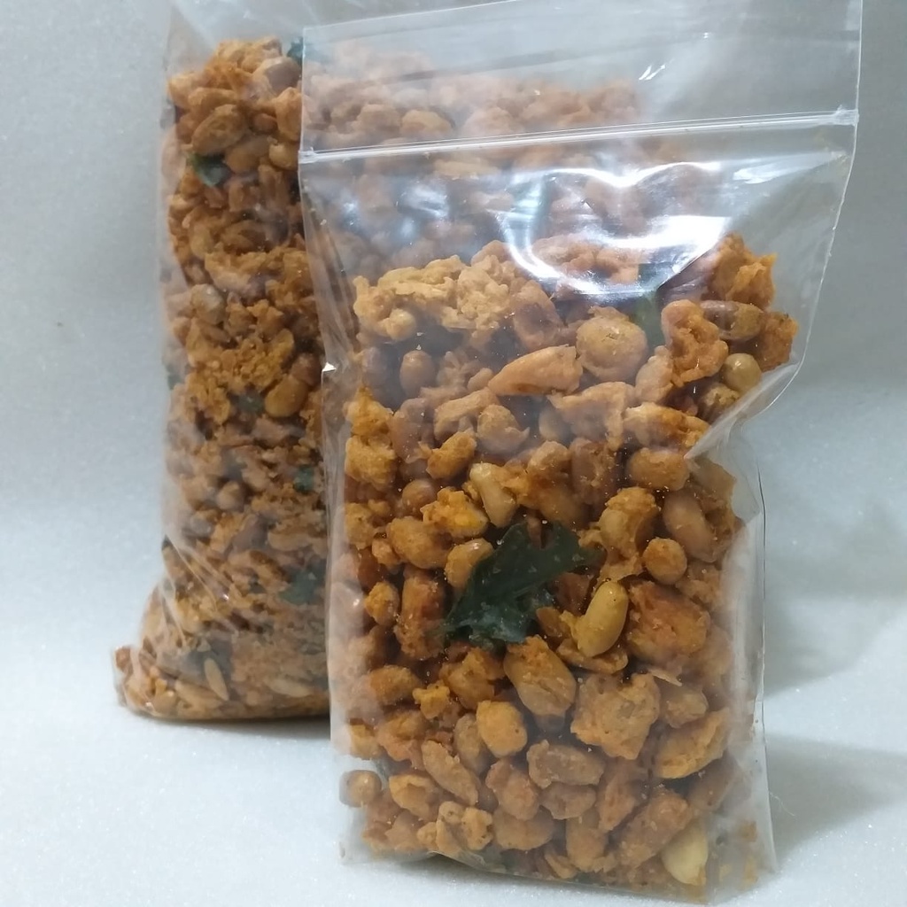 

KACANG YAHUUD / KACANG BANGKOK / THAILAND 400 GRAM PLASTIK FLIP