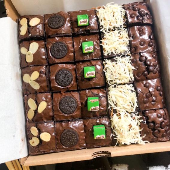 

➼ Brownies Skat (Fudgy Brownies)/BROWNIES PANGGANG ←
