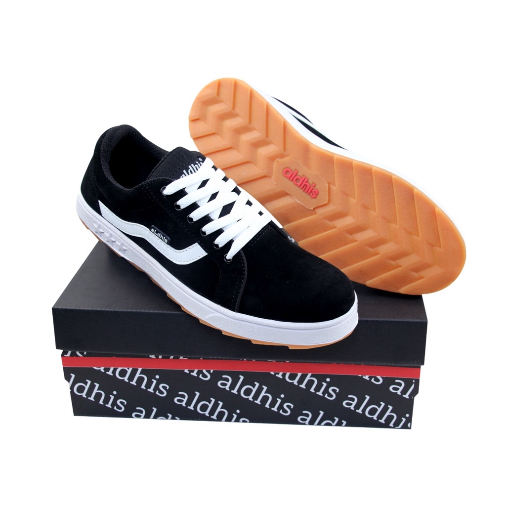 Sepatu Pria Sneakers Original Spatu Kets Cowok Keren Buat Gaya Aldhis C01 Hitam Putih