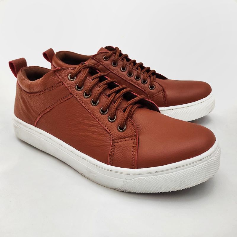 Sepatu Sneakers Pria Casual Kasual Bahan Kulit Asli 100% Original Elegan Cs2