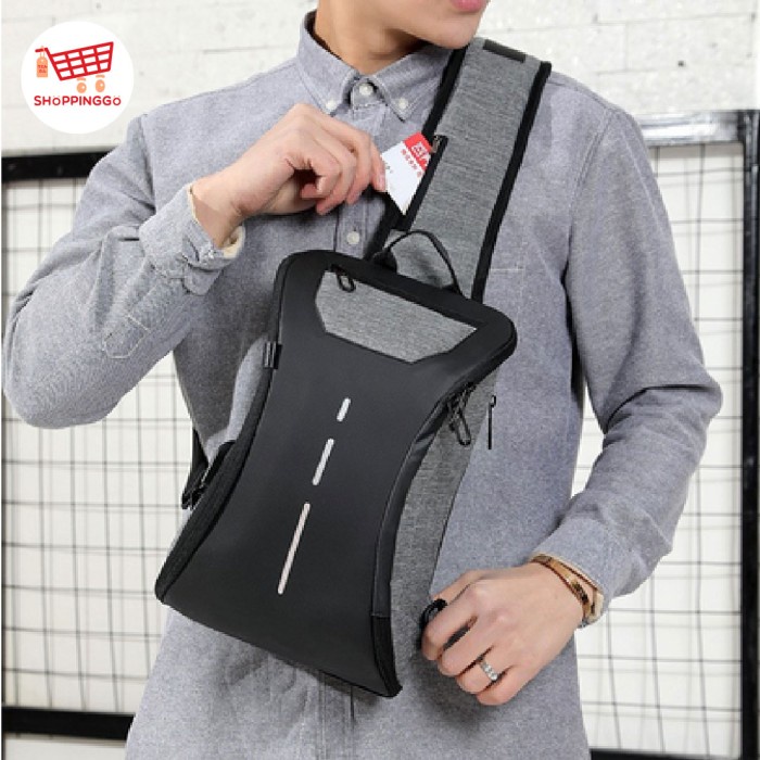 tas selempang pria  Fashion 2022 New Korean Style Chest Bag USB Kecil - Tas Selempang Pria(Z6F8) tas