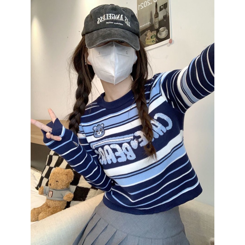 Red Kumikumi design sense bear bordir penurun usia sweater wanita musim gugur tipis pendek leher bulat lengan panjang top