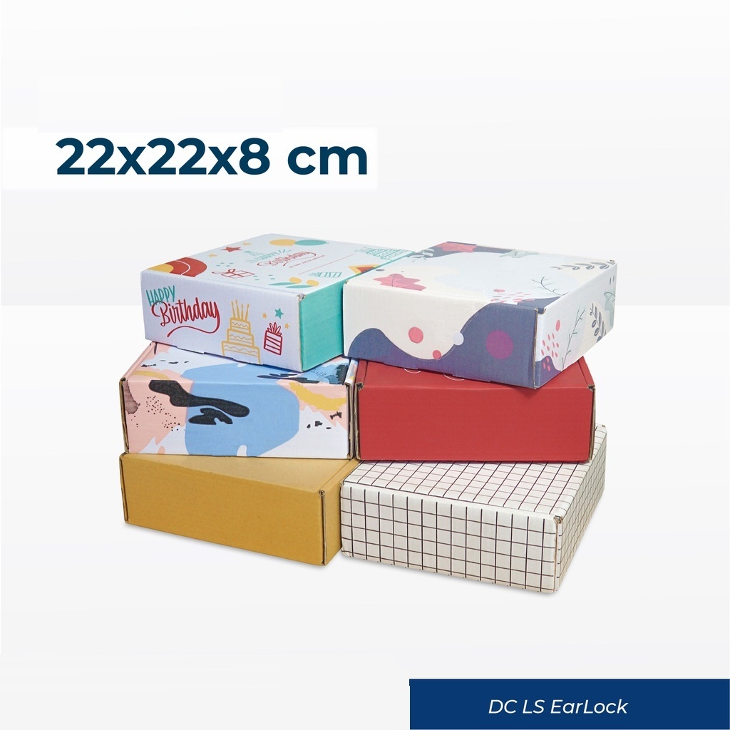 

Box 22x22x8 cm Kardus/Polos/kemasan/hampers/kotak kado/kotak nasi/kotak kue