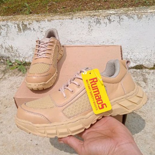 TERBARU-Sepatu Kets outdoor tactical RUMAOS Krem gurun kulit