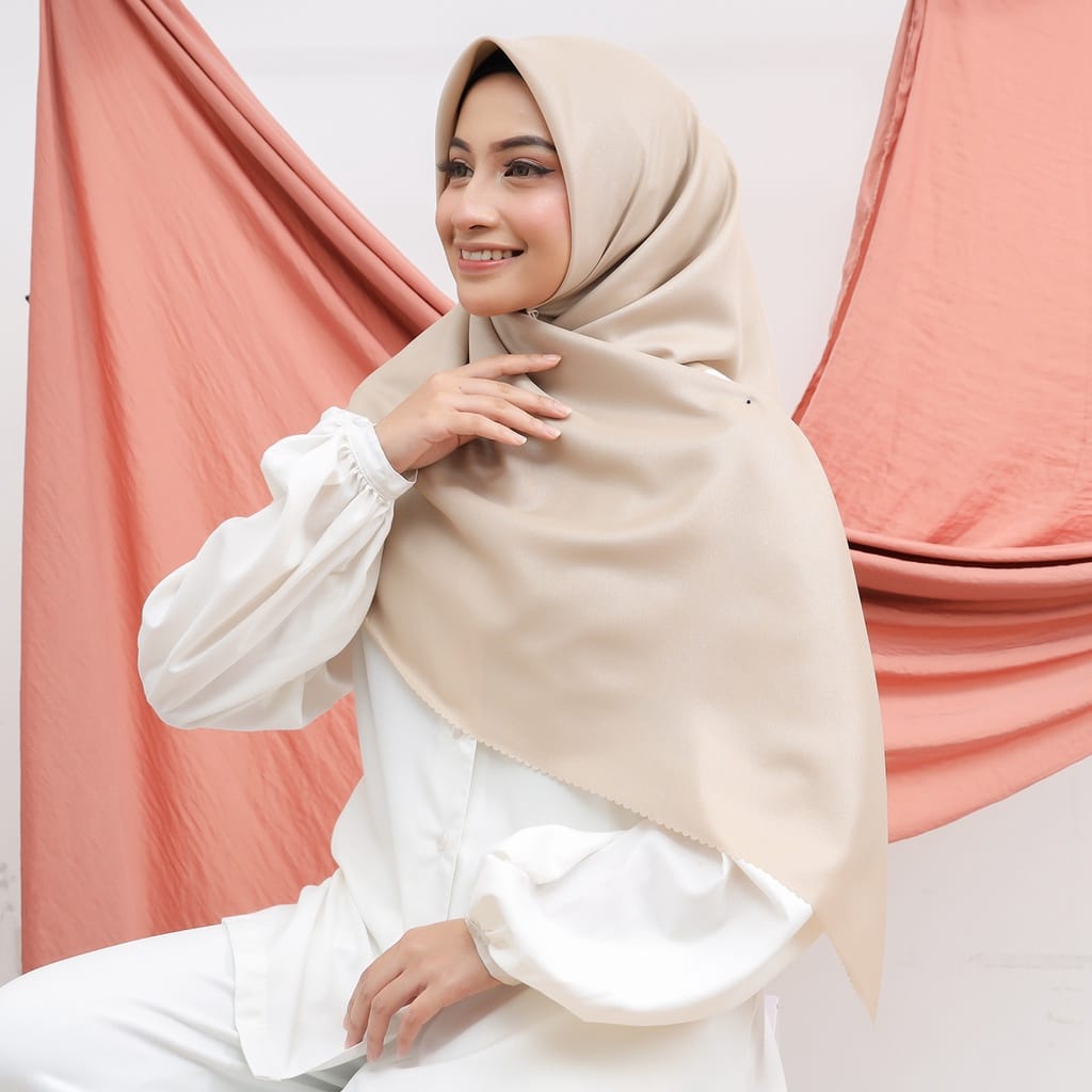 Jilbab Pesta Kondangan Wisuda  LUXURY PLAIN LC by UMAMA