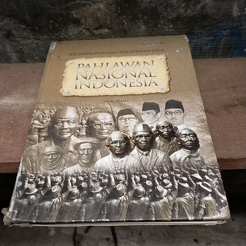 

buku pahlawan Nasional Indonesia