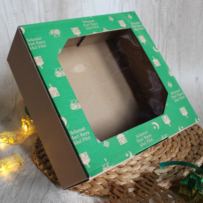 

Kardus Die Cut Mika Box Kotak Kue Cake Lebaran Size 25,5 X 25 X 10 Cm 032