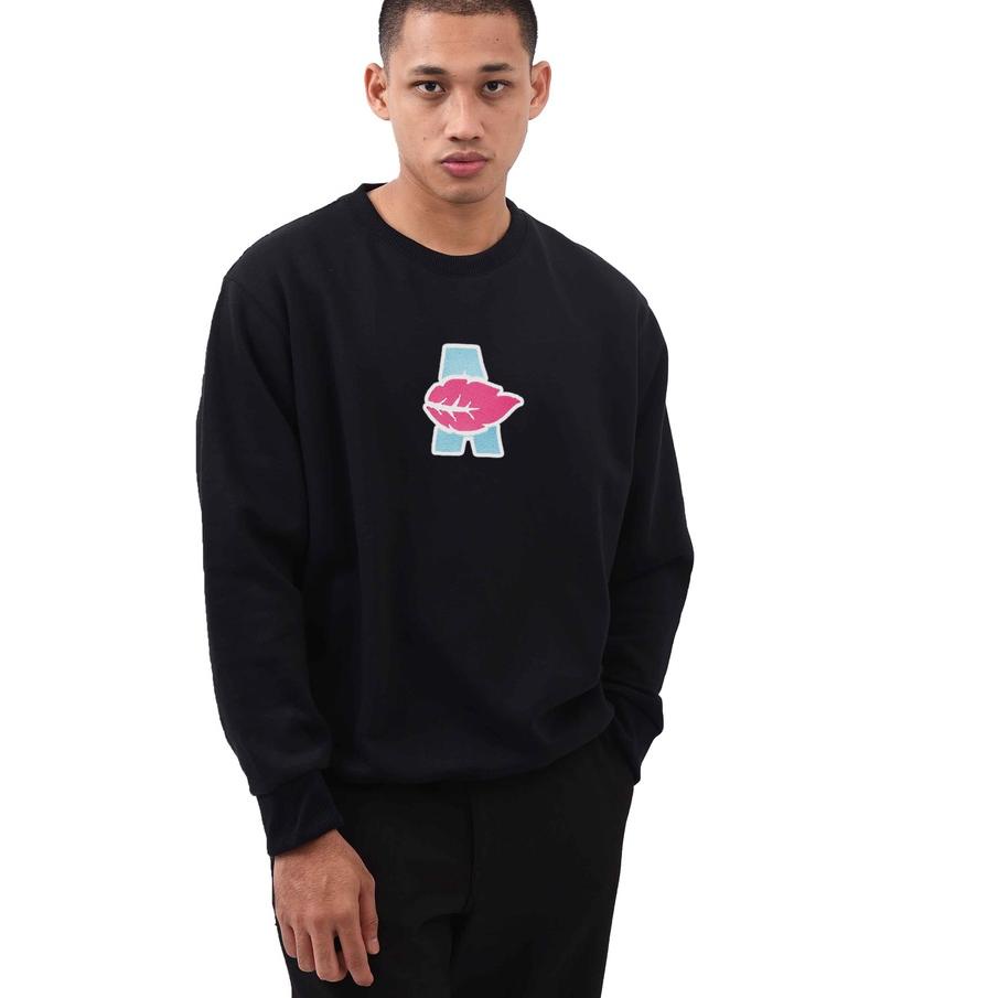 12.12 SALE LEAF Versa Black Crewneck 