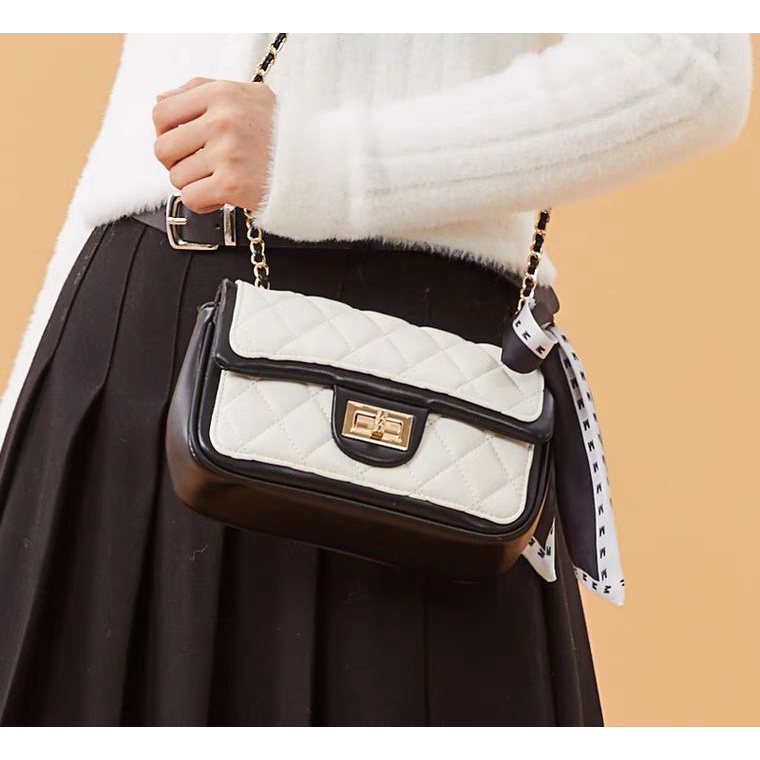 Tas Selempang Kulit Wanita Dompet Hp Cewek Rantai Bag FT67 20 x 6 x 11 cm