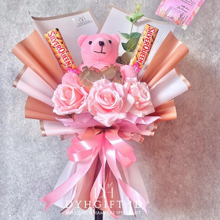 

➢ LOVELY BOUQUET | HADIAH VALENTINE | BUKET VALENTINE | BUKET COKLAT | HADIAH PACAR | BUKET WISUDA PREMIUM | BIRTHDAY GIFT | HADIAH WISUDA | SNACK BOUQUET | BUKET SNACK | HADIAH SIDANG | HADIAH PACAR ➻