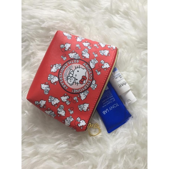 

Tas kosmetik sanrio hello kitty