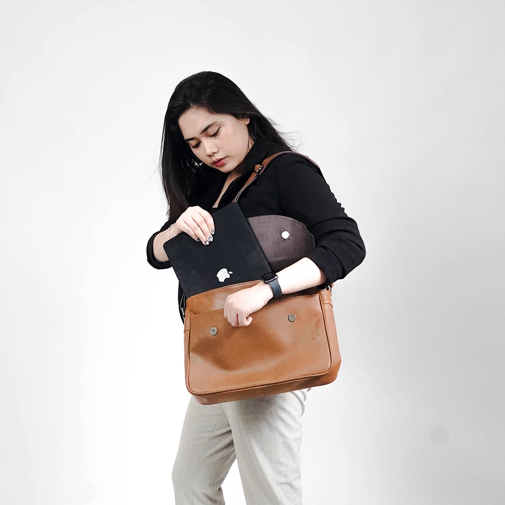 Tas Selempang Kulit Messenger Bag l Wagyu by BULL.LTHR