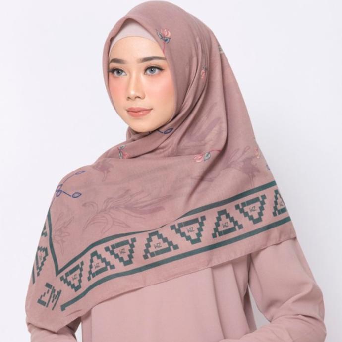 ZM Zaskia Mecca - Kayu Aro Dusty Pink Scarf Kerudung Segi Empat