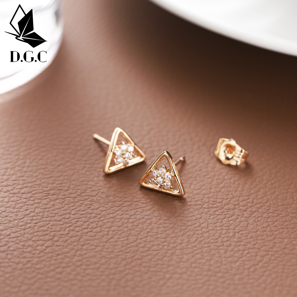 D.G.C✨Anting Titanium Wanita Anti Karat Terbaru 2023 Korean Style Anting Emas Muda Berlian Bunga Anti Luntur Aksesoris Hijab Perhiasan Anting Dewasa Murah D262