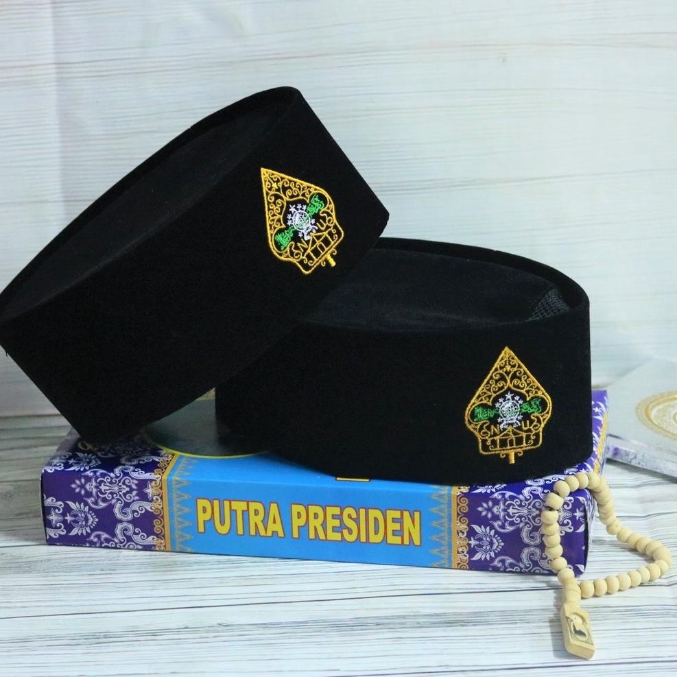 ↬ Peci NU Wayang~Songkok Hitam Logo NU Wayang Bordir Computer(AC & Non AC)Terbaru Quality TOP PRODUC