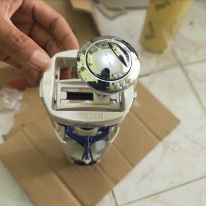 ALAT KLOSET/PEMBILAS KLOSET GEBERIT/ALAT TANGKI KLOSET TOTO+TOMBOL