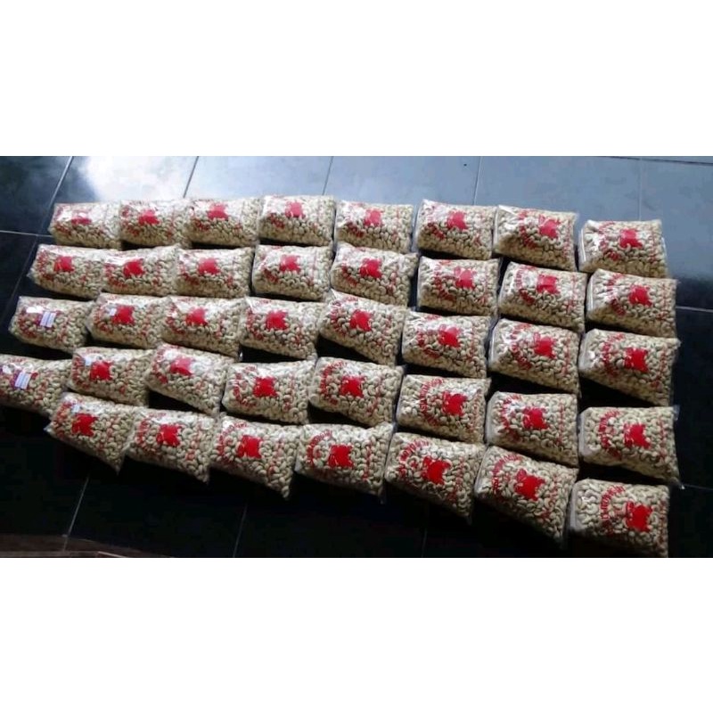 

Kacang mete mentah 100% asli wonogiri 500 gr