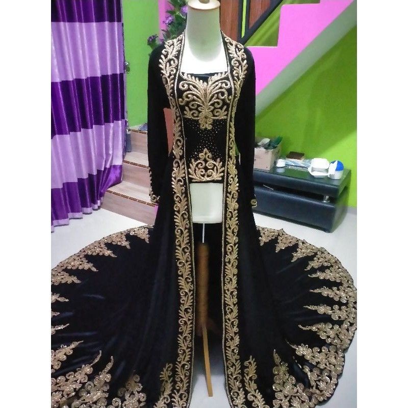 kebaya kutubaru bludru hitam payet gold premium