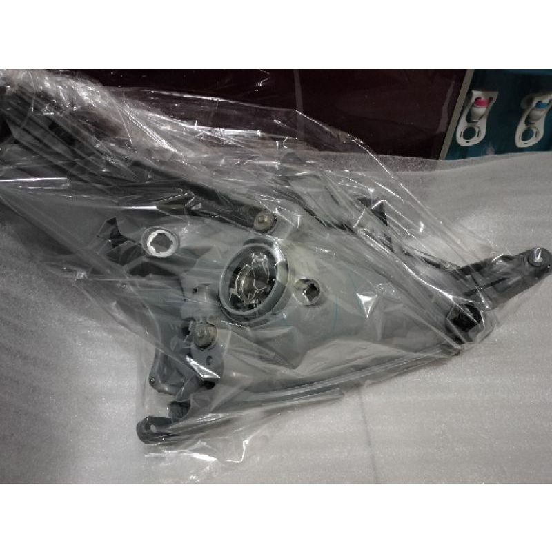 lampu depan Avanza Veloz 2012-2014 bagian kiri