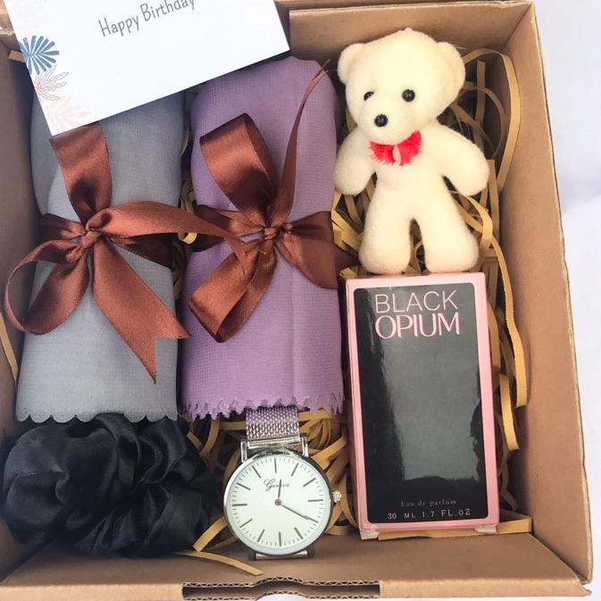 

Terbaru✔️✔️[PART 2] GIFTBOX HIJAB / KADO CEWEK / KADO PACAR / HAMPERS RAMADHAN / HAMPERS HIJAB JAM SCRUNCHIE PARFUM CARD HOLDER