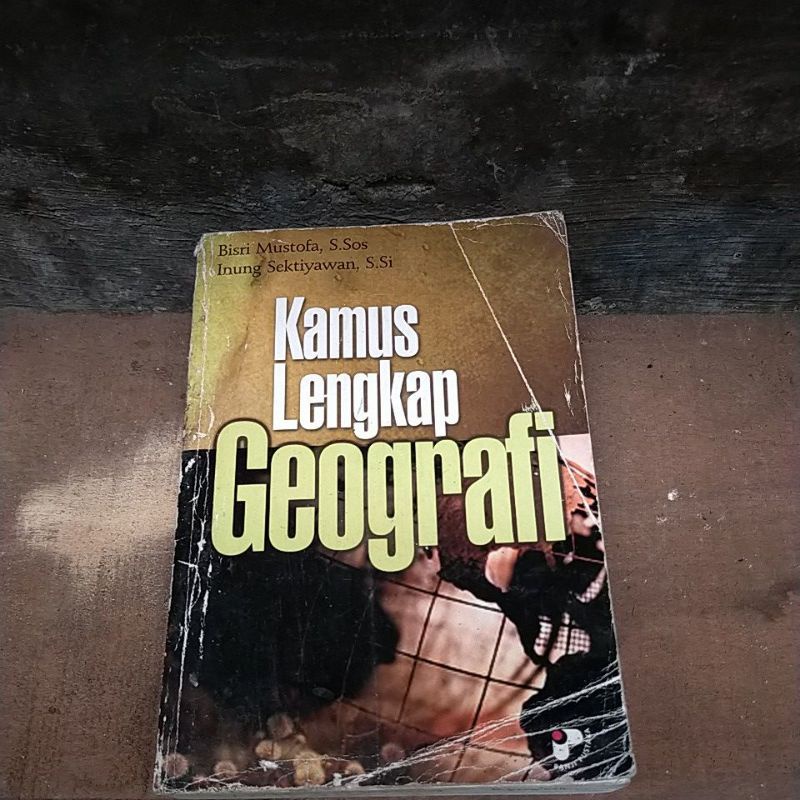 

buku kamus lengkap geografi