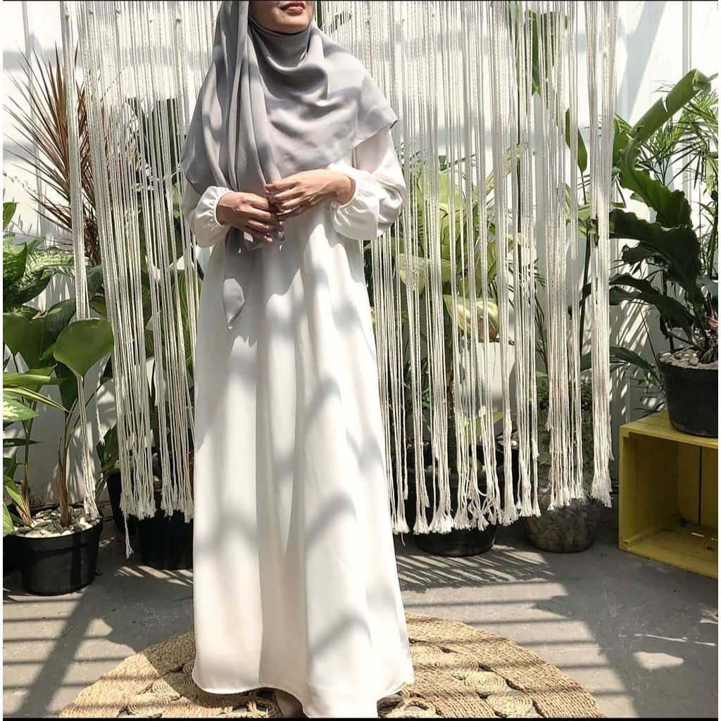 Tren Baju Muslim Rhino Black Gamis Crinkle Airflow Premium Gamis Polos Stylish Terlaris / Raya Dress