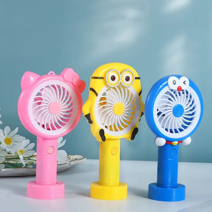 Kipas Angin Portable Mini Karakter Kipas Angin Genggam LED Usb Cas Fan Lucu Unik Doraemon Hellokitty