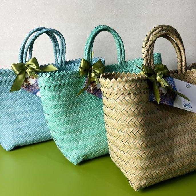 

Dijual Parsel Ramadan Hampers Lebaran Sajadah Kurma Hand Sanitizer - Istanasembakoo