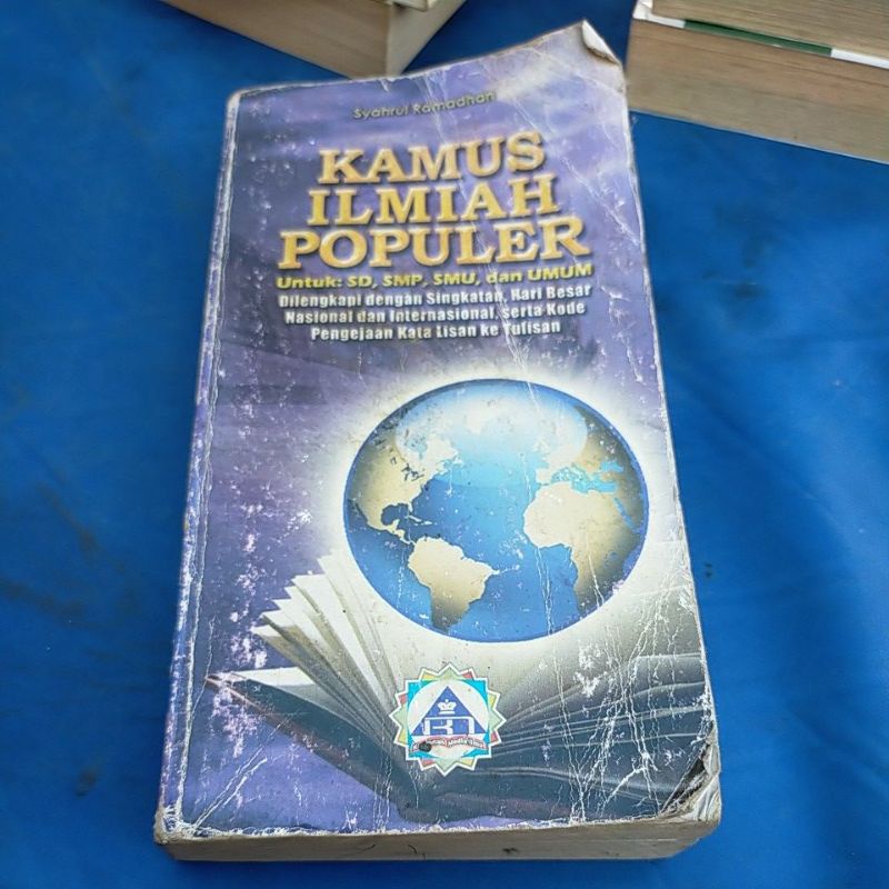 

buku kamus ilmiah populer