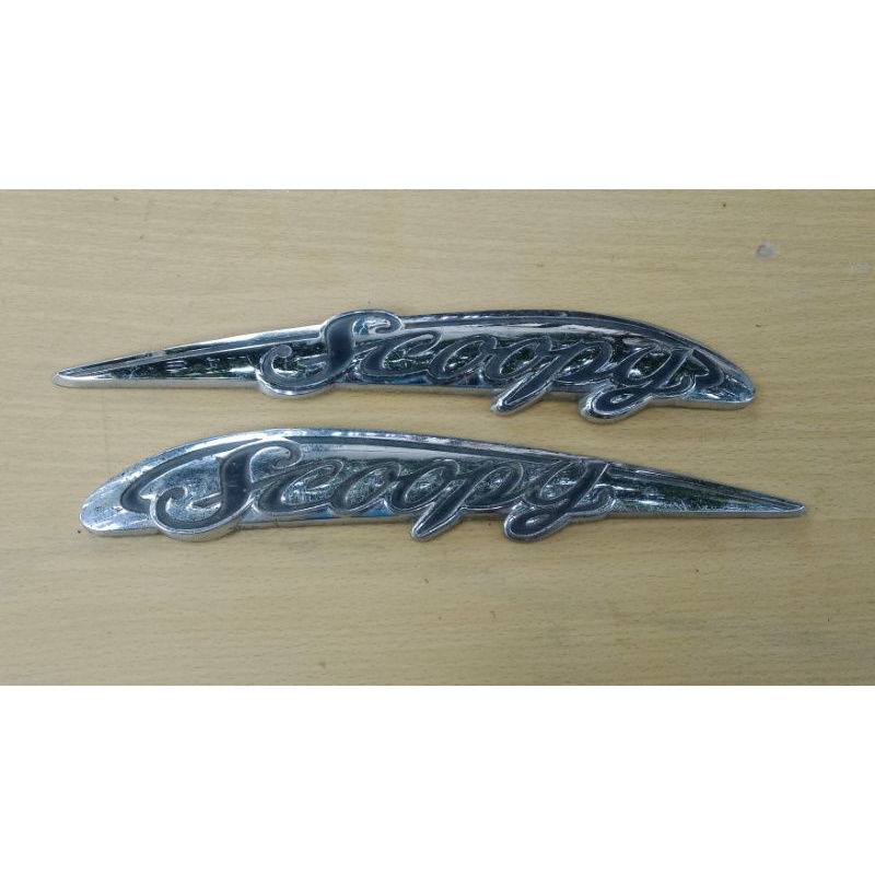 Emblem body Scoopy karbu
