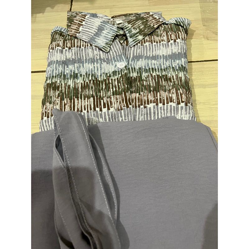 Setelan Crinkle Airflow Motif