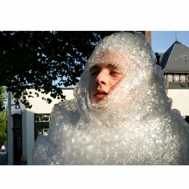 

Tambah bubble wrap untuk packing/ extra packing
