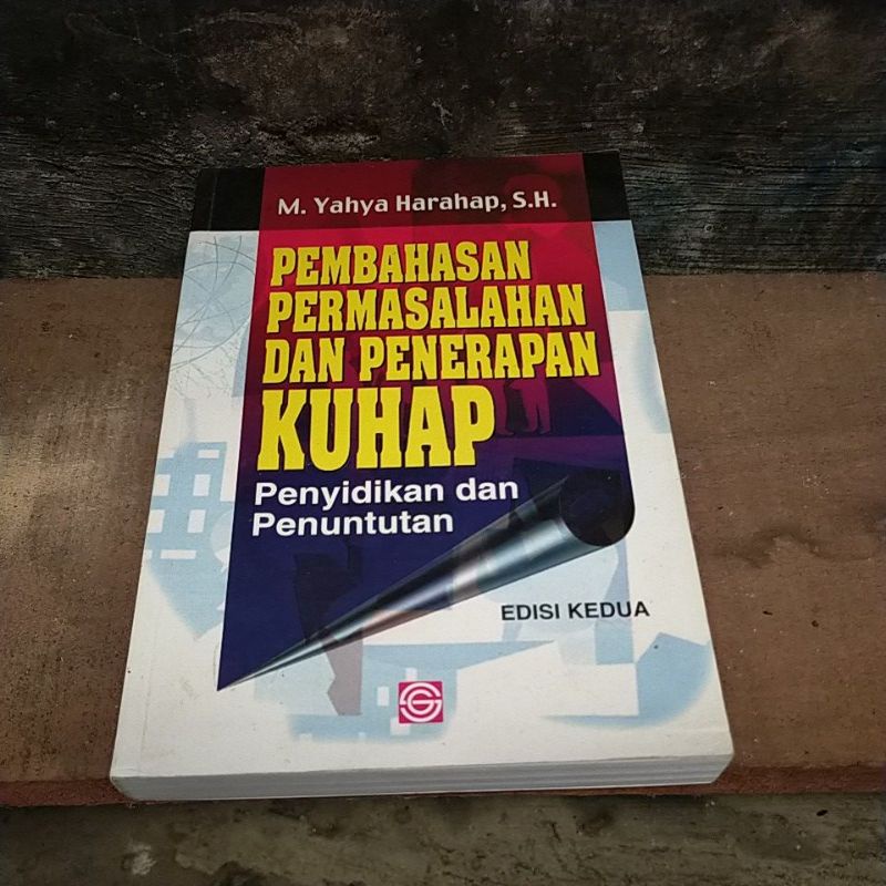 

buku pembahasan permasalahan dan penerapan KUHAP