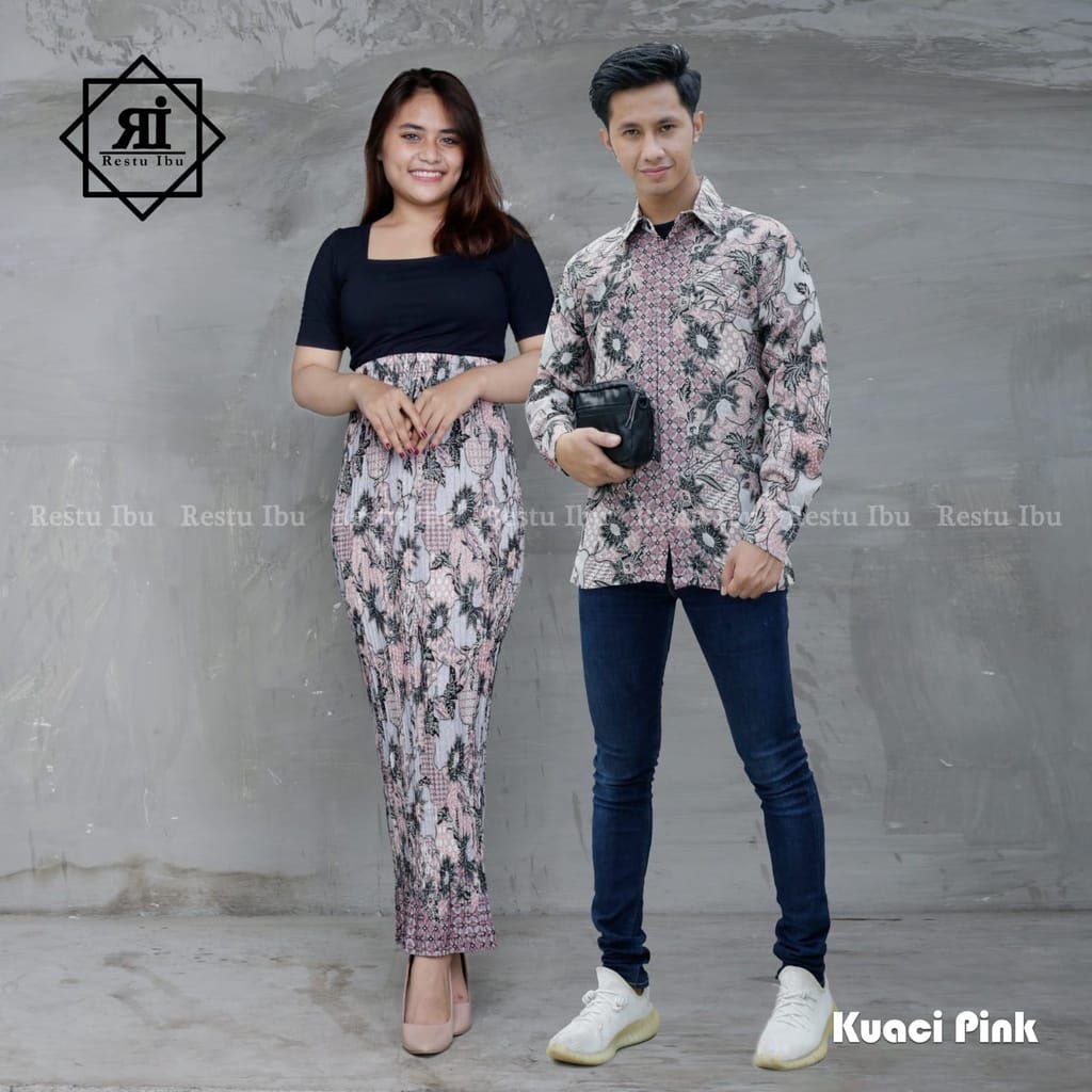 COD Restu Colletion Stelan Couple Kemeja Lengan Panjang  Pria Dan Rok Plisket Wanita Motif Mojang Pink Batik Cocok Untuk Acara Nikahan Kondangan Tunangan Wisuda / Acara Besar Lainnya