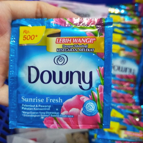 DOWNY BIRU SACHET 500