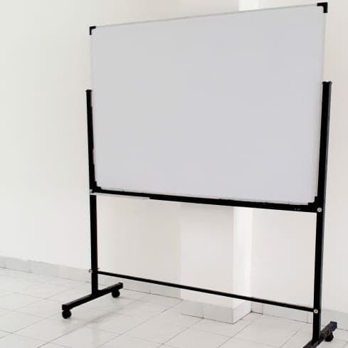 

Papan Tulis Non Magnetik Standing 100 × 150 Cm