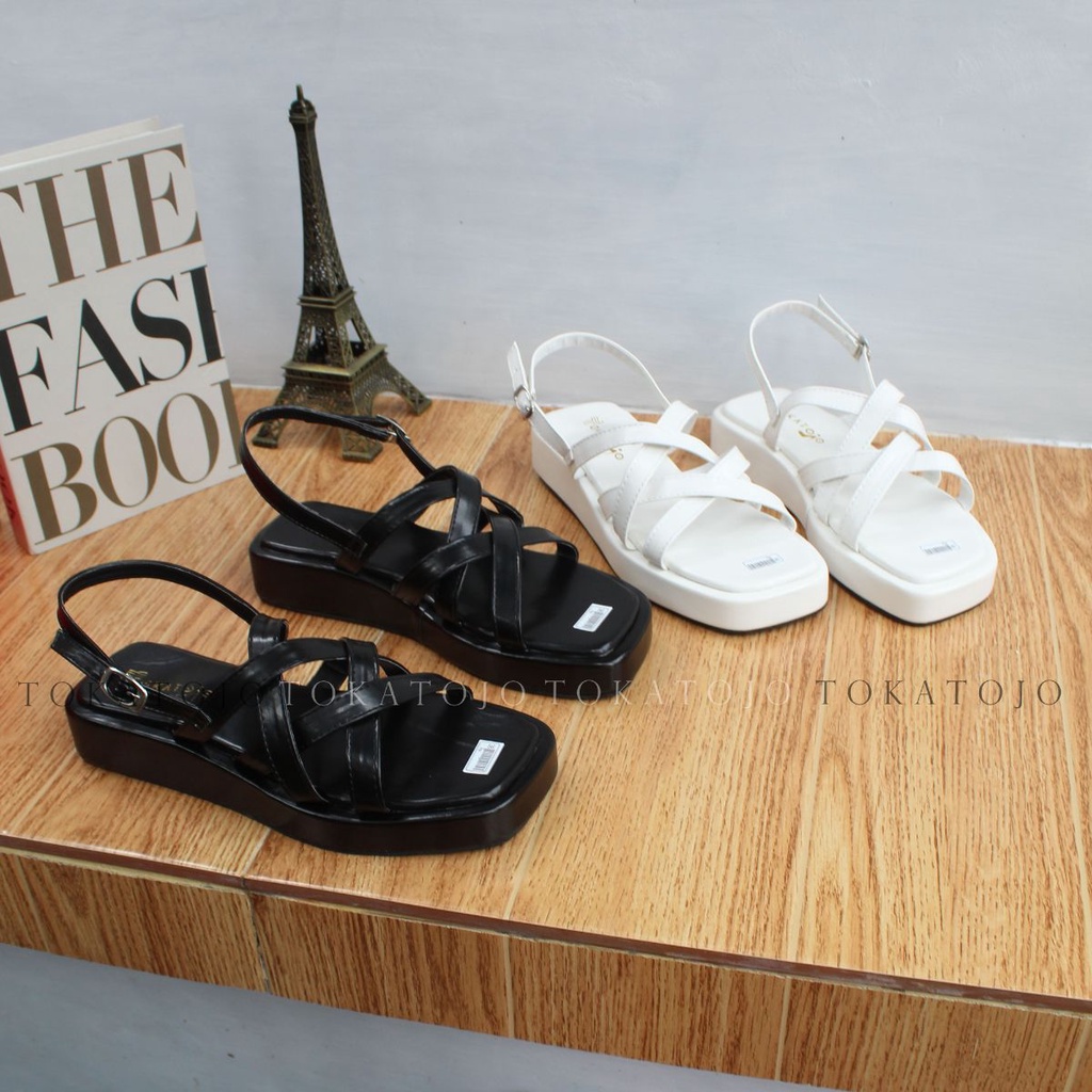 Sandal tali silang gesper terbaru kekinian Sandal fashion korea Sandal flatform wanita cantik dan elegan