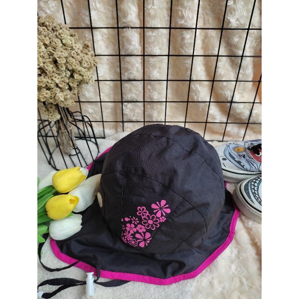 preloved topi rimba bucket hat buket hitam NORTHLAND parasut outdor wanita