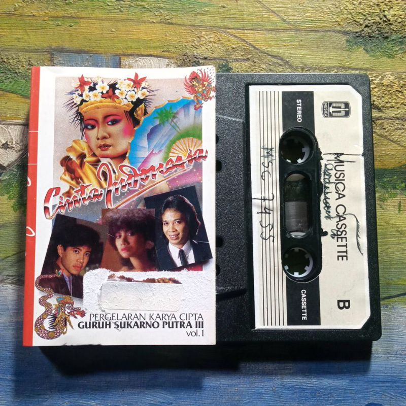 Kaset pita pergelaran karya cipta Guruh Sukarno putra 3 Vol.1