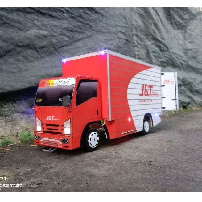 Miniatur truk bok jnt