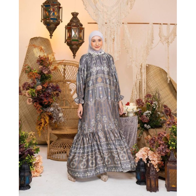 Greisy Nusantara Official Dress