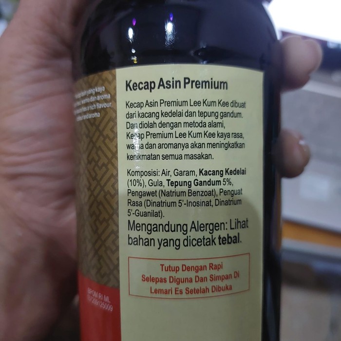 

Lee Kum Kee Soy Sauce Kecap Asin Premium / Kecap Hitam / Dark 500 Ml 068