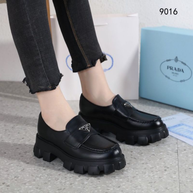 PR Monolith Pointy Brushed Leather Loafers #9016