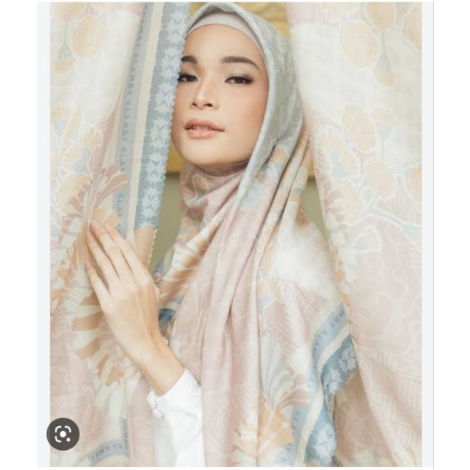 Bali Scarf Wearing Klamby