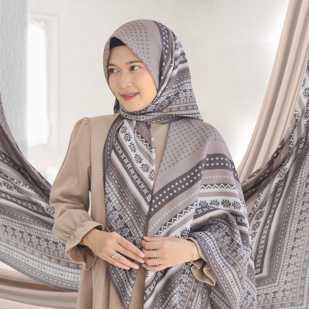 Kerudung Segi Empat 110x110 | Hijab Voal Premium | Scarf Lunara Series