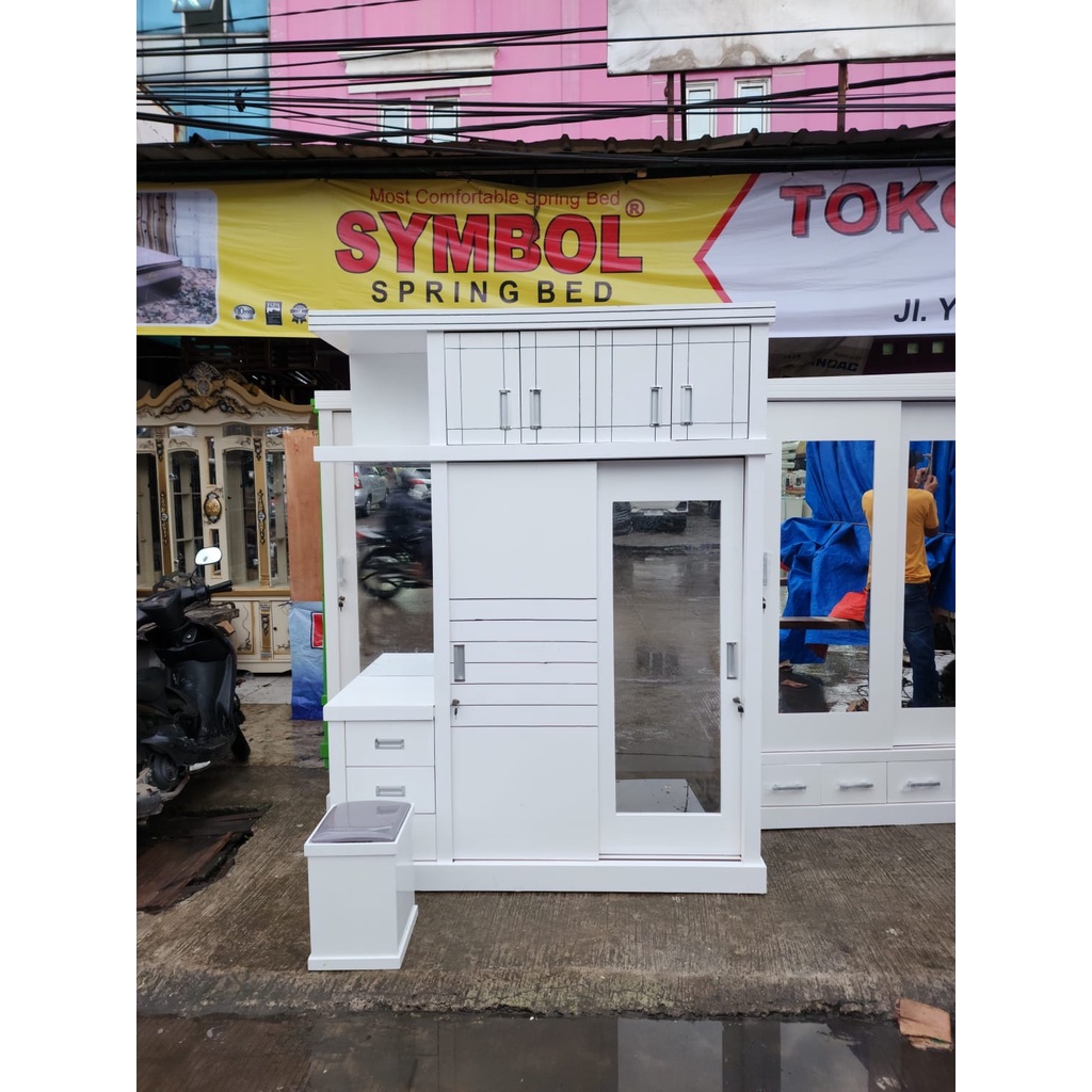 LEMARI PAKAIAN MINIMALIS + MEJA RIAS