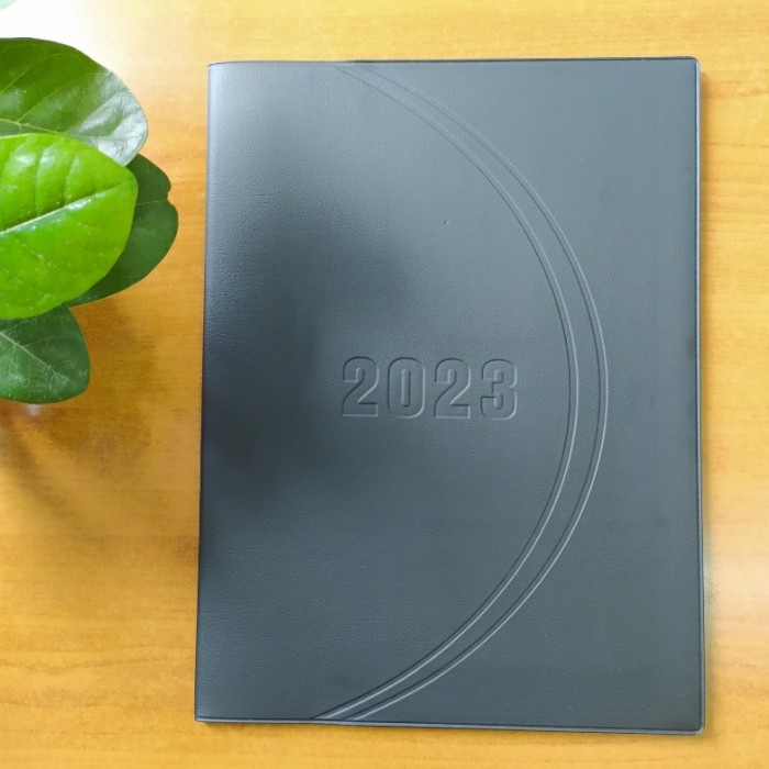 

Terlaris Grandluxe Diary 2023 Ref 48 P - A4